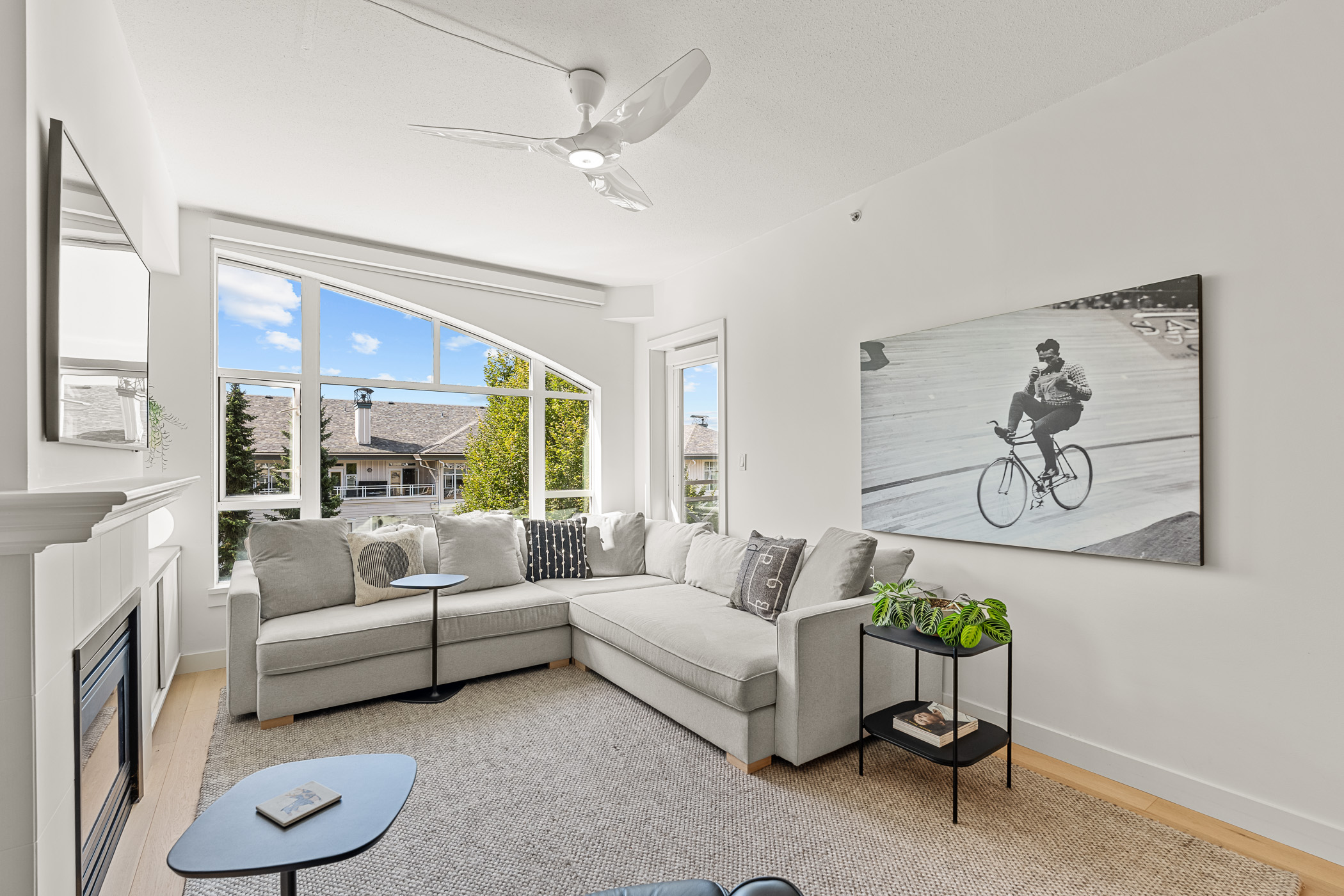 #407 – 3600 Windcrest Drive